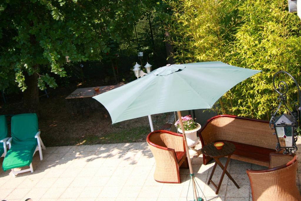 Les Hibiscus Bed & Breakfast เมซง-ลาฟีตต์ ภายนอก รูปภาพ